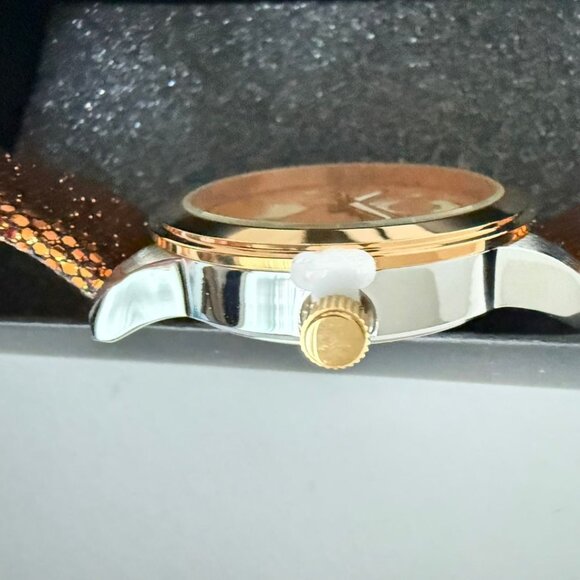 NWT - Disney Winnie The Pooh Adult Casual Sport Analog Quartz Watch - Picture 13 of 16